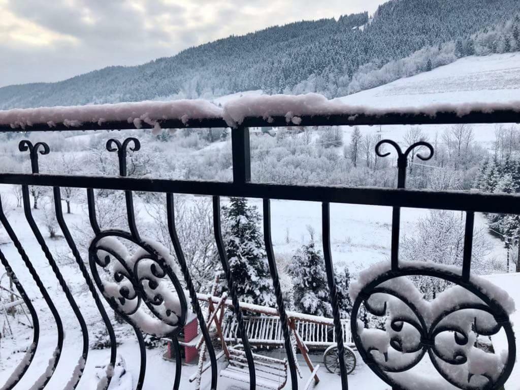Malinowy Domek Mlynczyska Exteriör bild