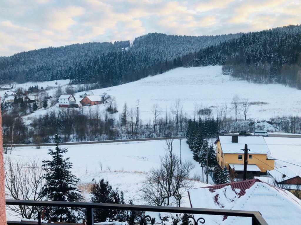 Malinowy Domek Mlynczyska Exteriör bild